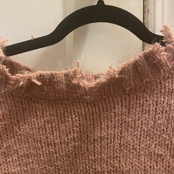 NWOT POL Large fuzzy pink distressed sweater - Picture 6 of 9